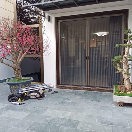 Cửa lưới chống muỗi dạng xếp 2 cánh màu Cafe DX 11